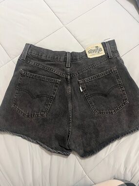 Silver Jeans Washed Black High-Rise Denim Mom Shorts size 28